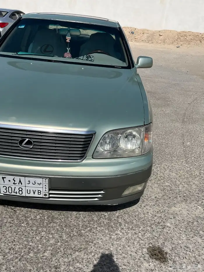 للبيع لكزس 400 LS 22