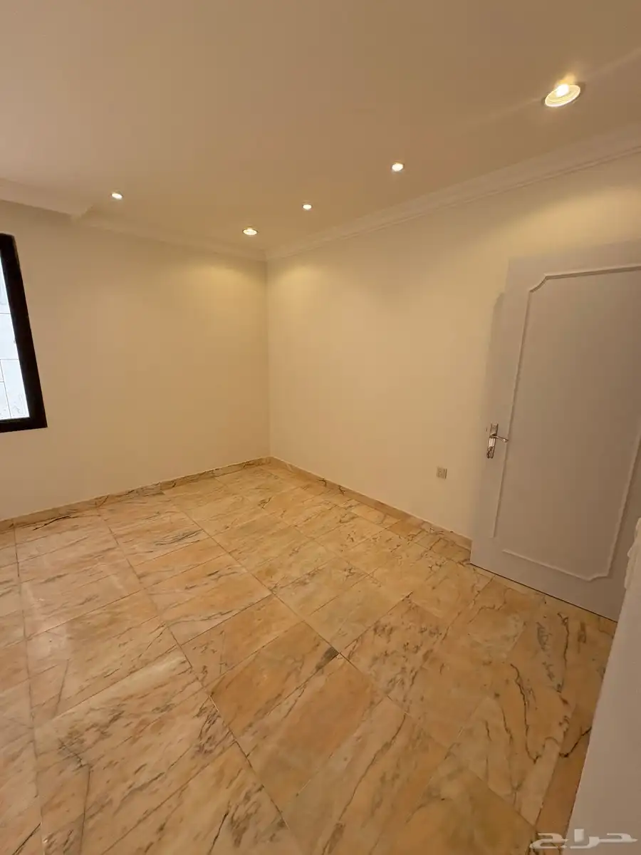 فله للإجار حي العليا مع مسبح Villa for rent w 10