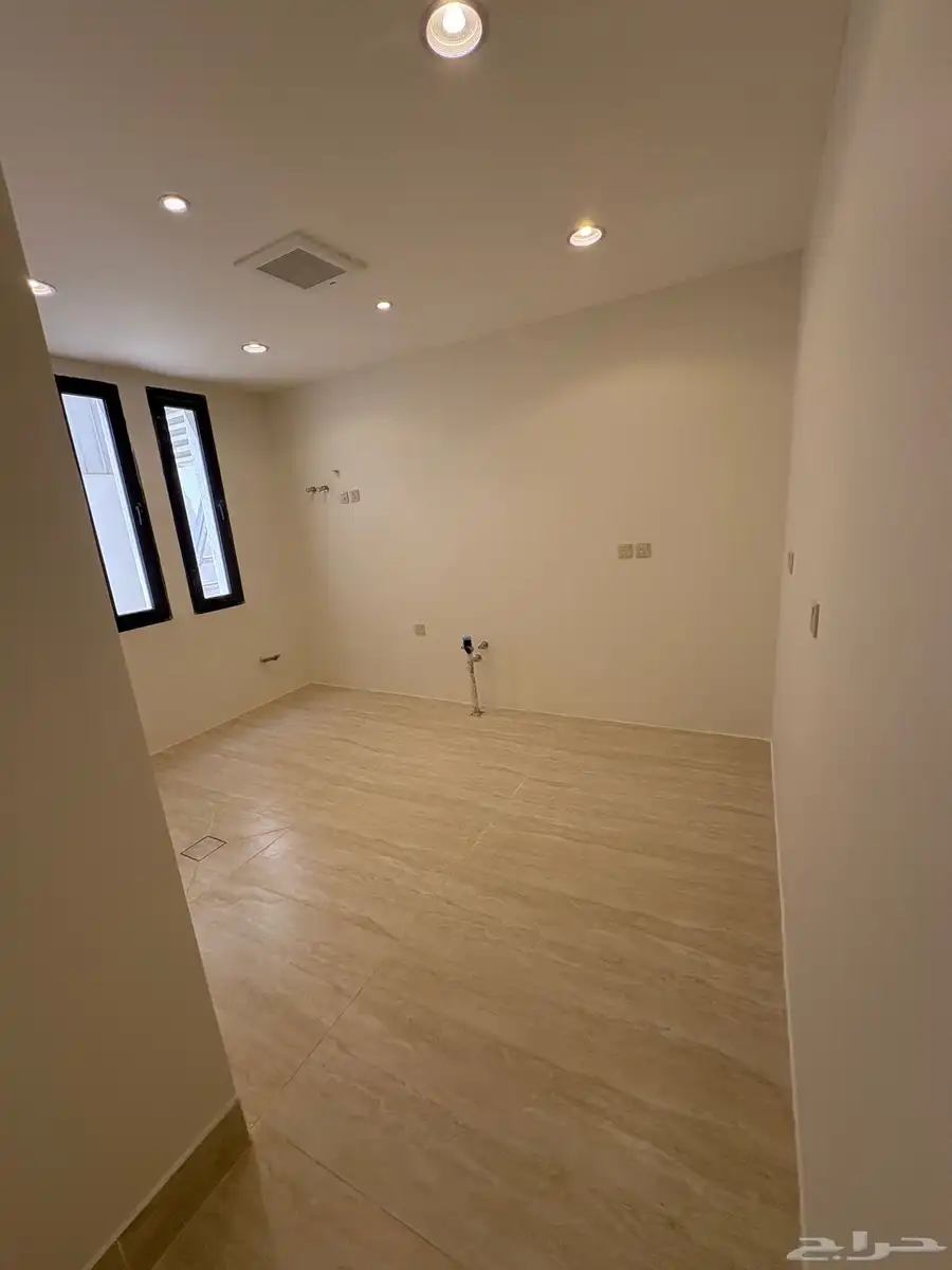 فله للإجار حي العليا مع مسبح Villa for rent w 12