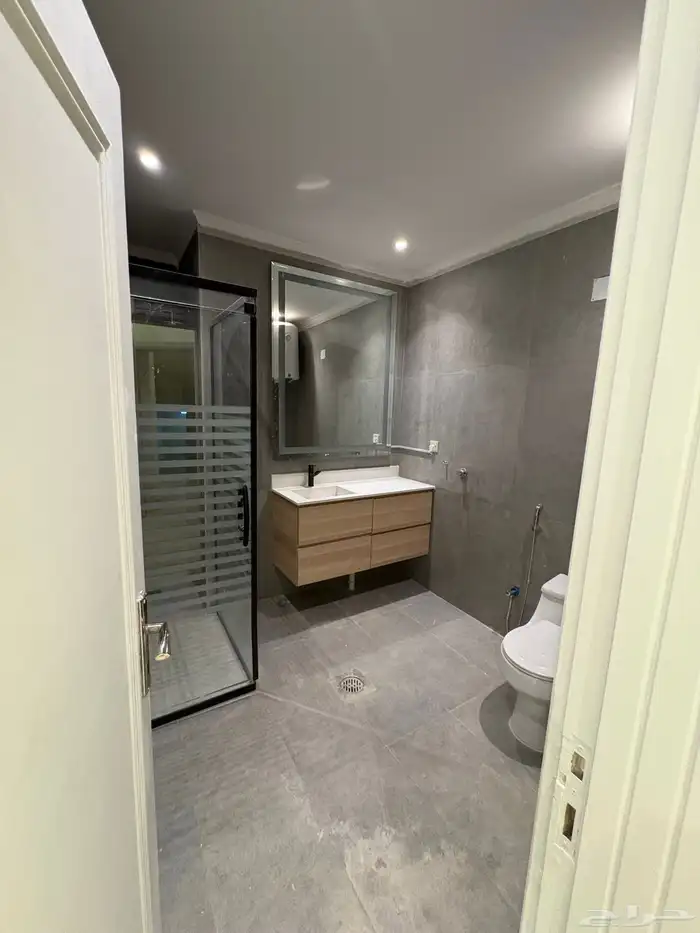 فله للإجار حي العليا مع مسبح Villa for rent w 160 18