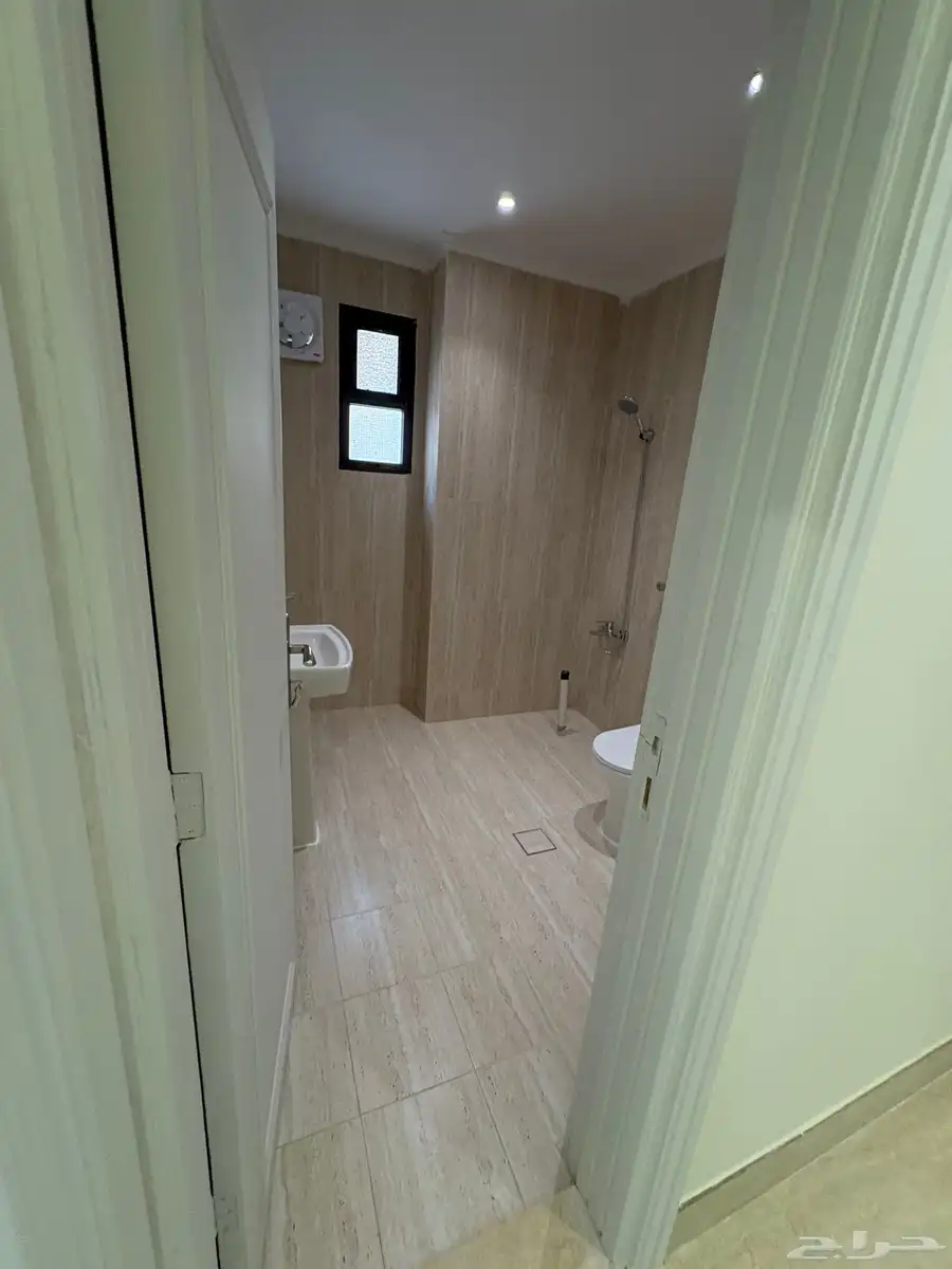 فله للإجار حي العليا مع مسبح Villa for rent w 21