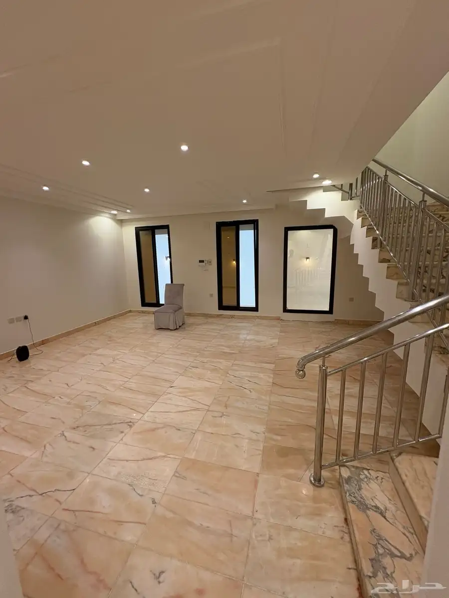 فله للإجار حي العليا مع مسبح Villa for rent w 15