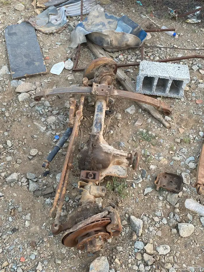 قطع غيار بتروله نيسان قديم مديل 84 -85-86 0