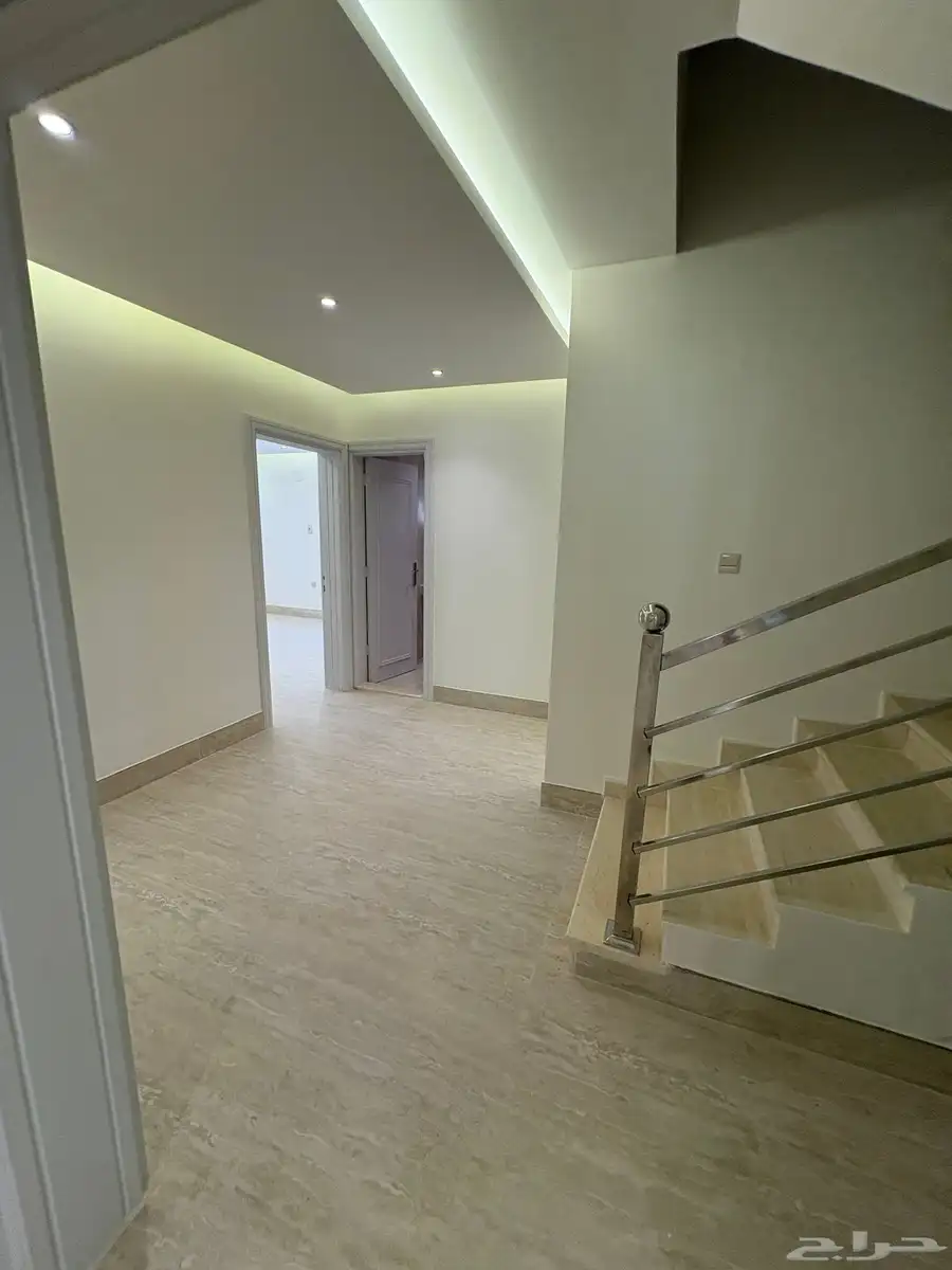 فله للإجار حي العليا مع مسبح Villa for rent w 17