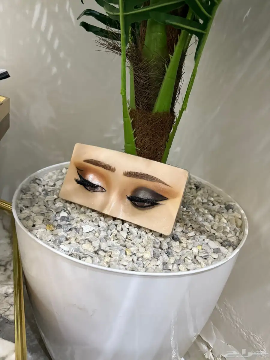 ميك أب 0