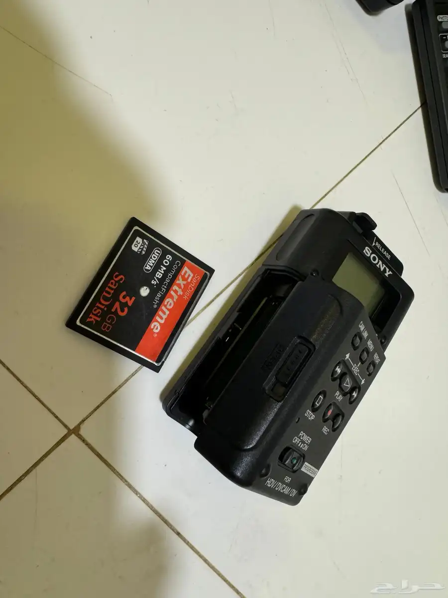 كاميرا سوني للبيع For sale SONY HVR-Z5E 2