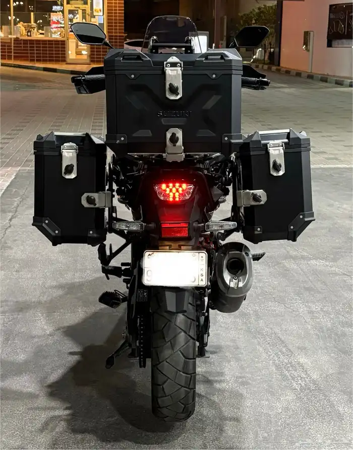 سوزوكي ادفنشر Adventure V-STROM 1050DE 12