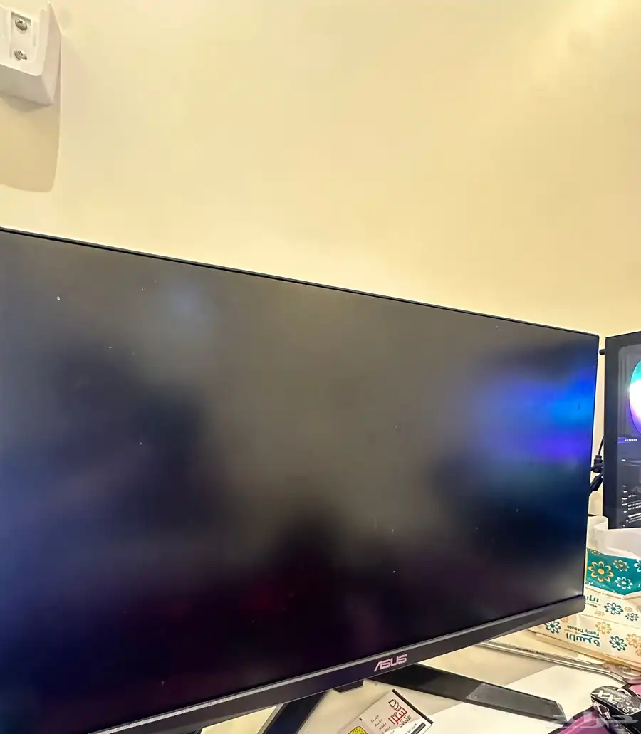 شاشة ASUS 180 0