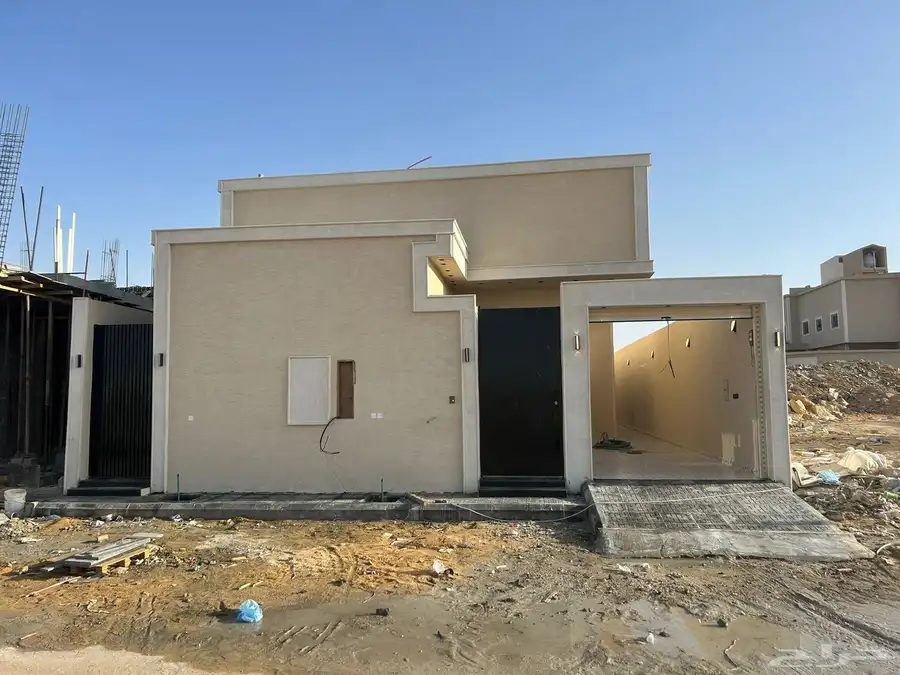 للبيع دور مساحته 300 0