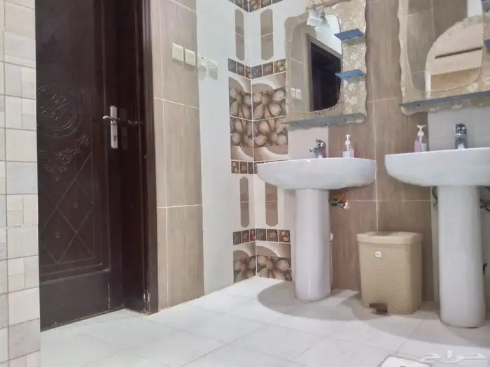 استراحة قسمين للبيع 6