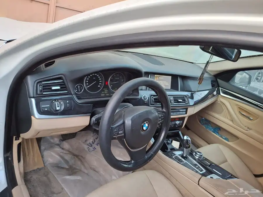 بي ام دبليو 520i 8