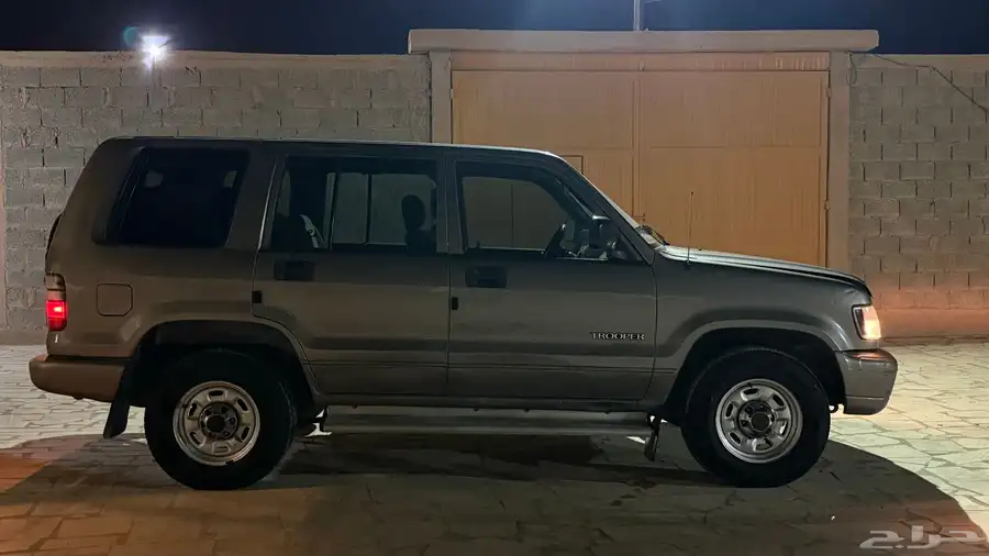 ايسوزو تروبر 2003 3