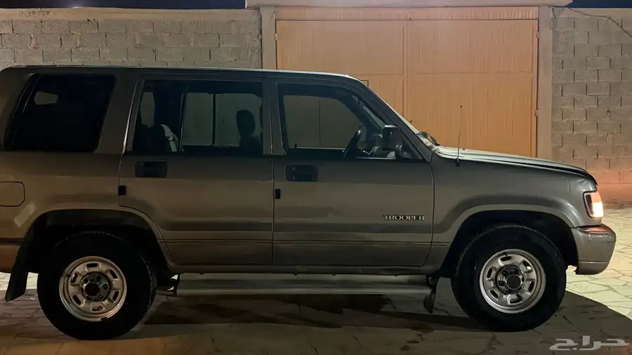 ايسوزو تروبر 2003 1