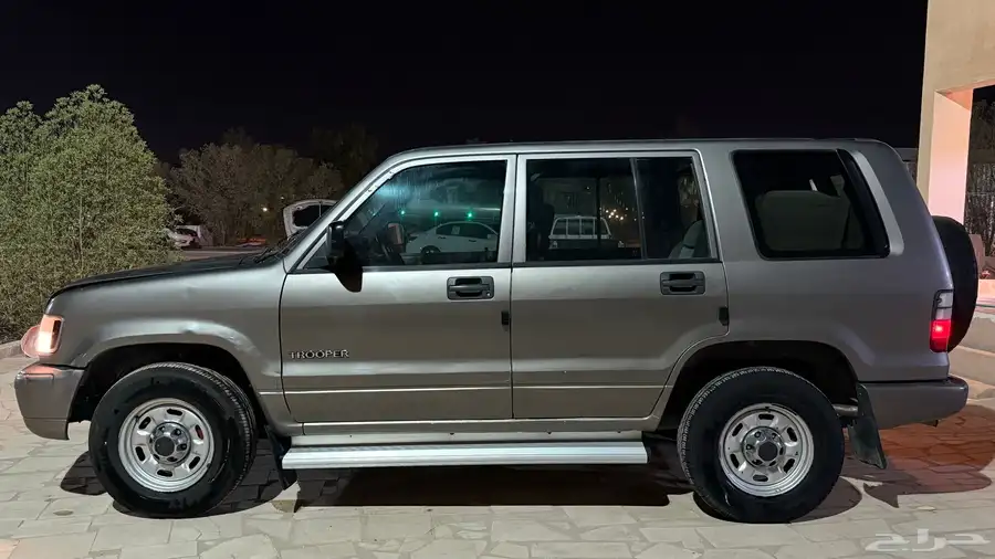 ايسوزو تروبر 2003 2