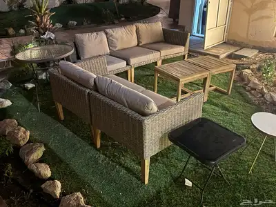 جلستين خارجيه طاولات زجاجيه طاولات خشب كراسي بلاستيك 1