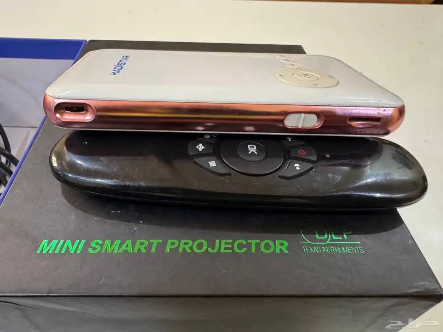ميني بروجكتور - mini projector 4