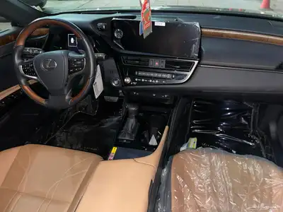 لكزس ES 350 سعودي موديل 2024 مستخدم ماشي 26 17