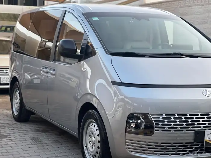 ستاريا ديزل 2022 رادار قيادة ذاتية 11 راكب تسجيل خاص 24