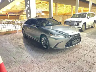 لكزس ES 350 سعودي موديل 2024 مستخدم ماشي 26 4