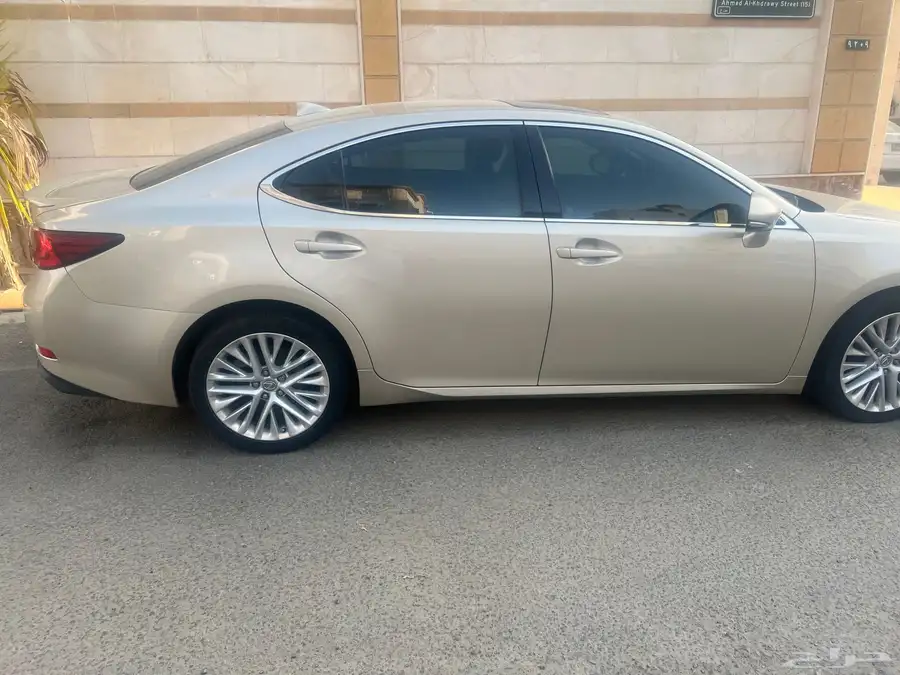 لكزس 2016 نضيفه جدا es 350 وكاله 2
