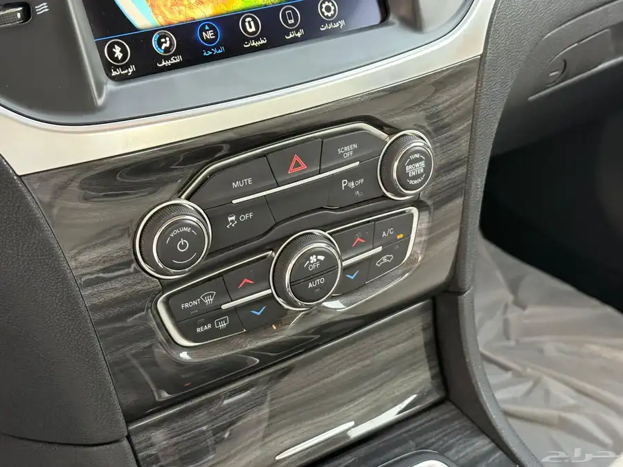 كرايزلر C300 2021 12