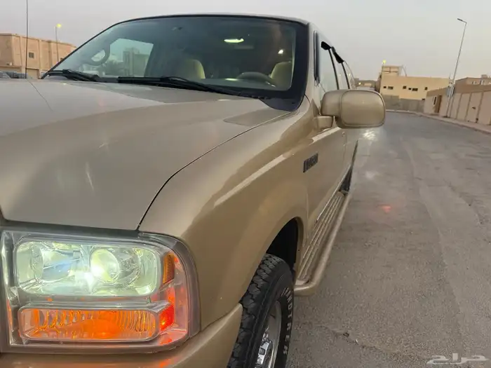 فورد اكسكيرجن 2003 عداد (90) نضيفه جدان 12