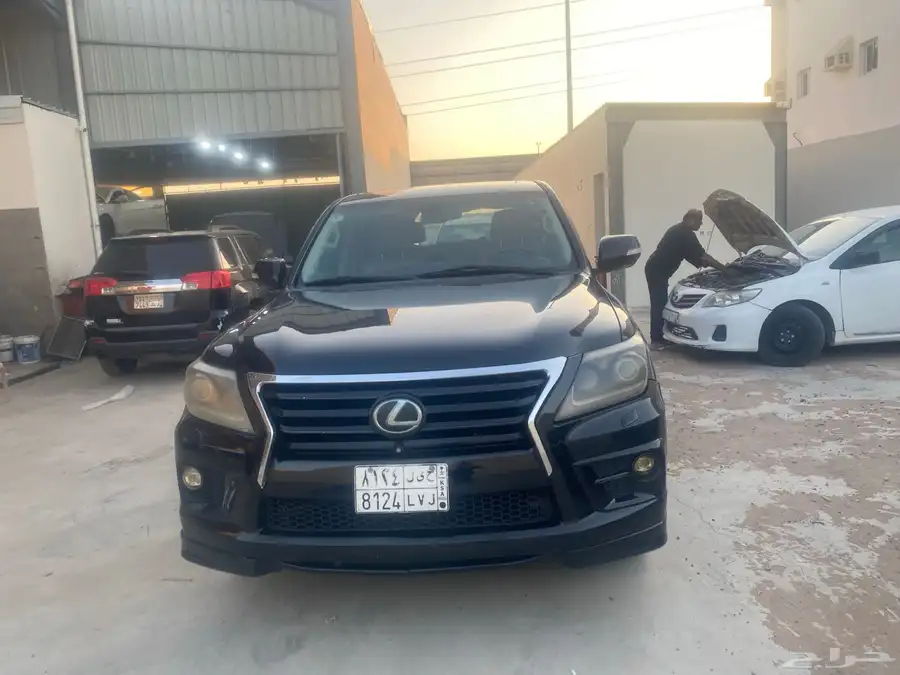 جيب لكزس LX570 أسود 12