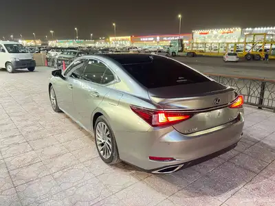 لكزس ES 350 سعودي موديل 2024 مستخدم ماشي 26 6