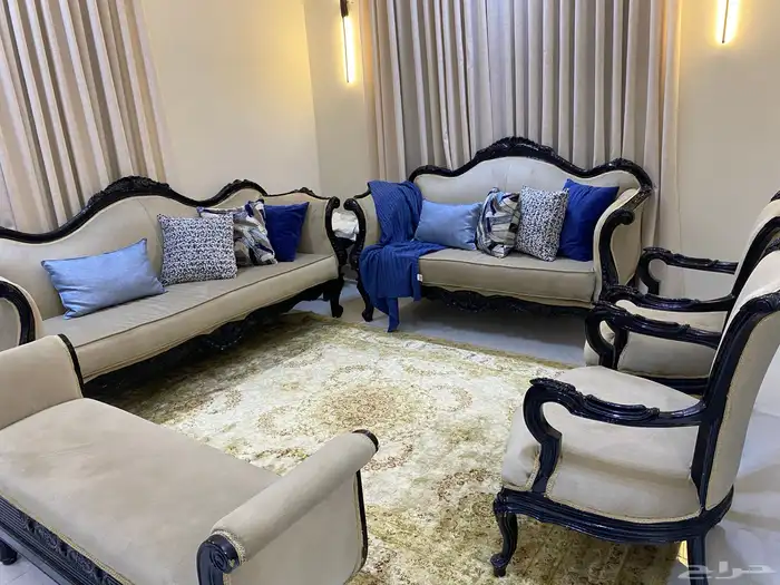 كنب جديد استخدام 4 شهور مع طاولة كبيره 4