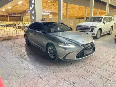 لكزس ES 350 سعودي موديل 2024 مستخدم ماشي 26 3