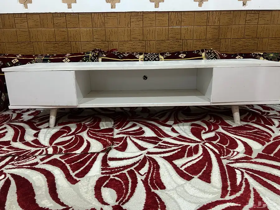 طاولة تلفزيون 1