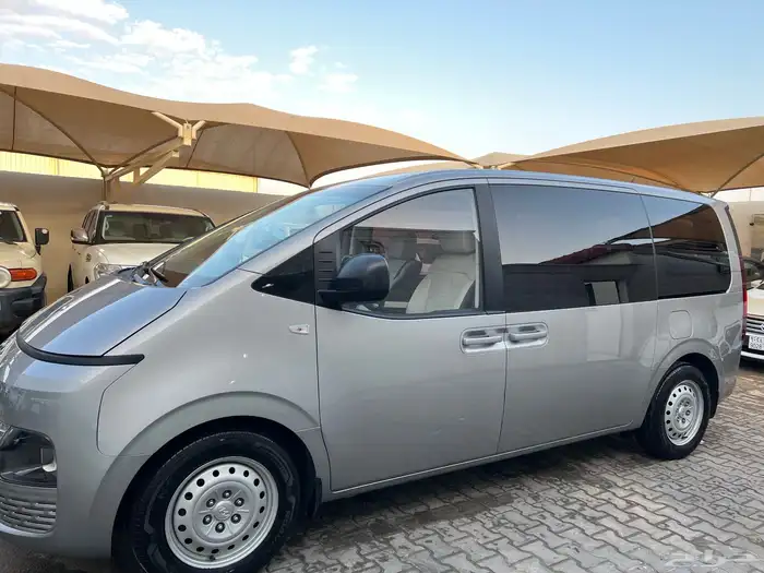 ستاريا ديزل 2022 رادار قيادة ذاتية 11 راكب تسجيل خاص 20