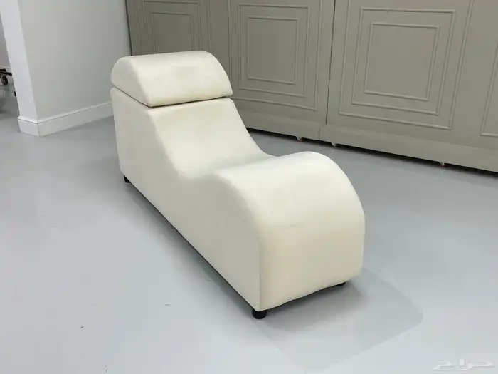 أريكة رومانسية بطابع أنيق ومظهر راقي   متوفر تابي 3