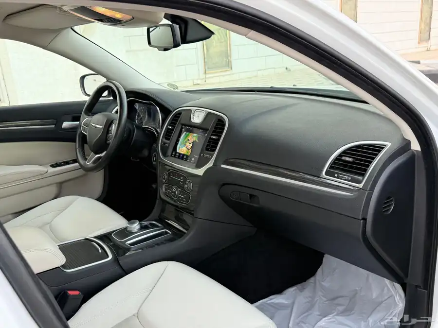كرايزلر C300 2021 23