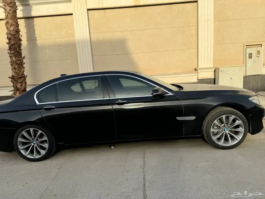 بس ام دبليو 730li موديل 2015 للبيع 4