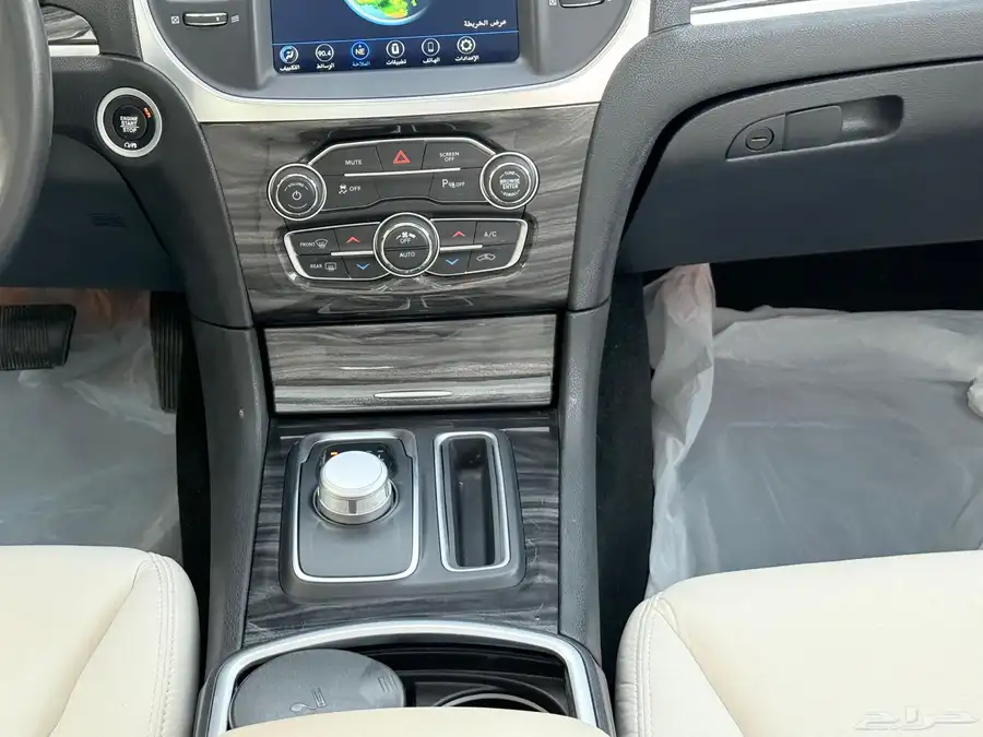 كرايزلر C300 2021 35