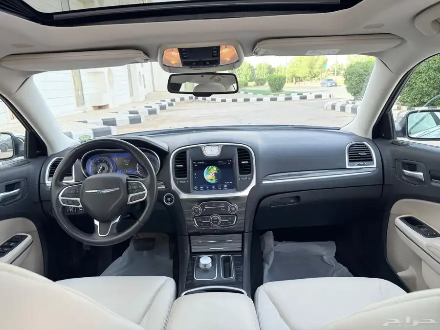كرايزلر C300 2021 38