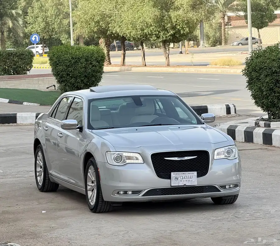 كرايزلر C300 2021 3