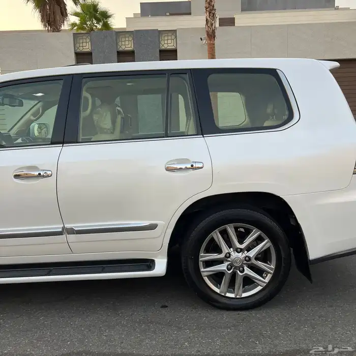 تم البيع الله يبارك للبائع والمشتري . 5