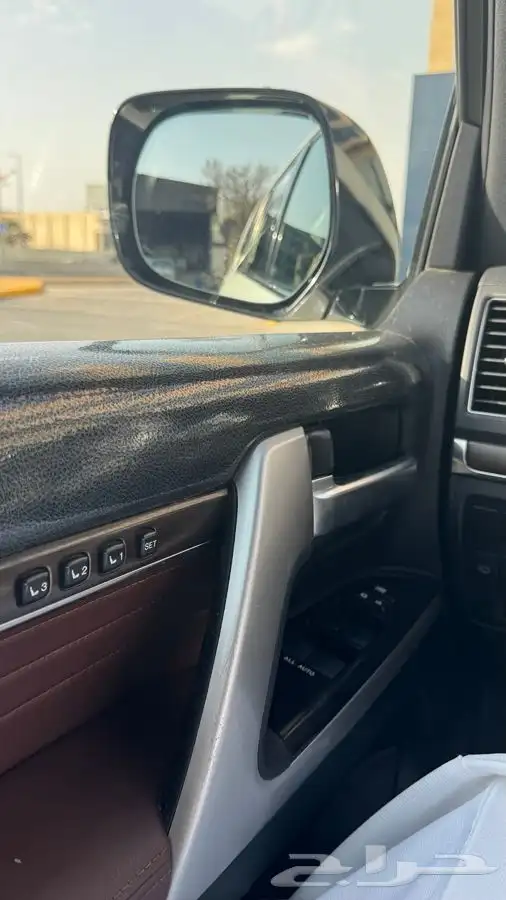 لاندكروزر VXS 3