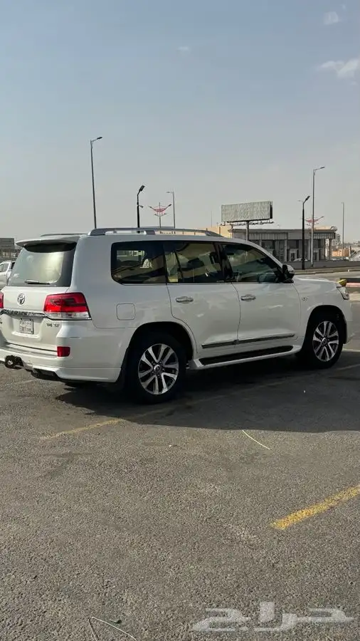 لاندكروزر VXS 5