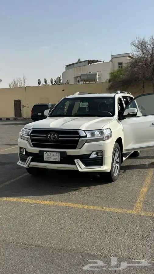 لاندكروزر VXS 10