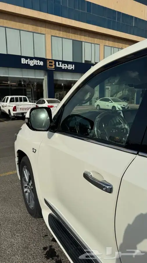 لاندكروزر VXS 11