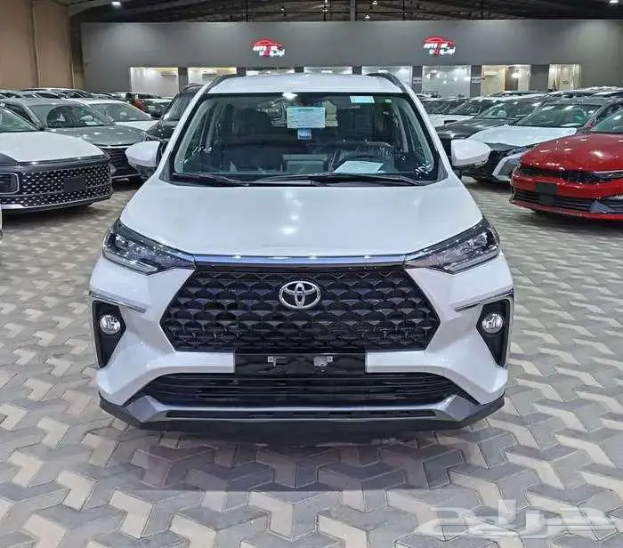 تويوتا فيلوز نص فل 2024 كاش وتقسيط 0