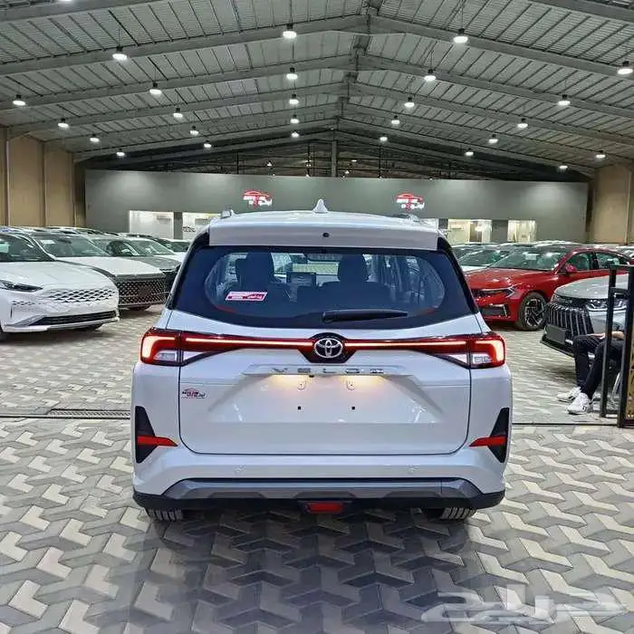 تويوتا فيلوز نص فل 2024 كاش وتقسيط 7