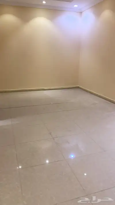 شقه للايجار 4 غرف و غرفتين حي الصواري ابحر 1