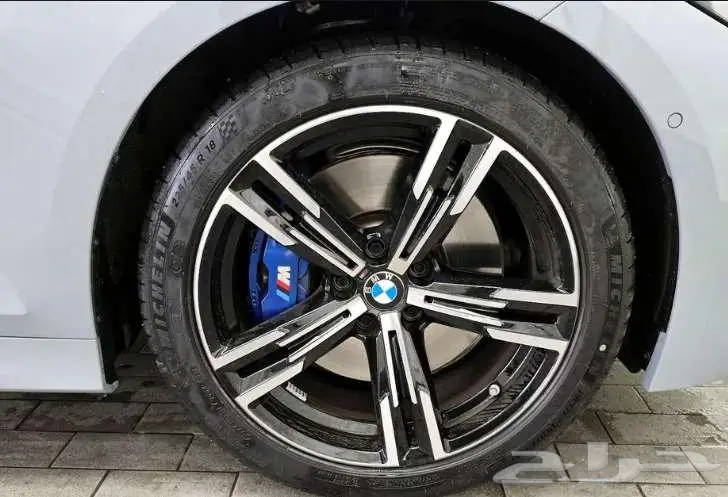 BMW 320i 2024 4