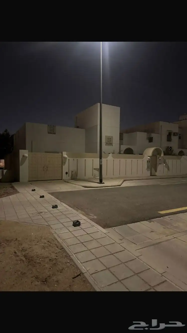 فيلا للإيجار في حي الإسكان الشمالي 1