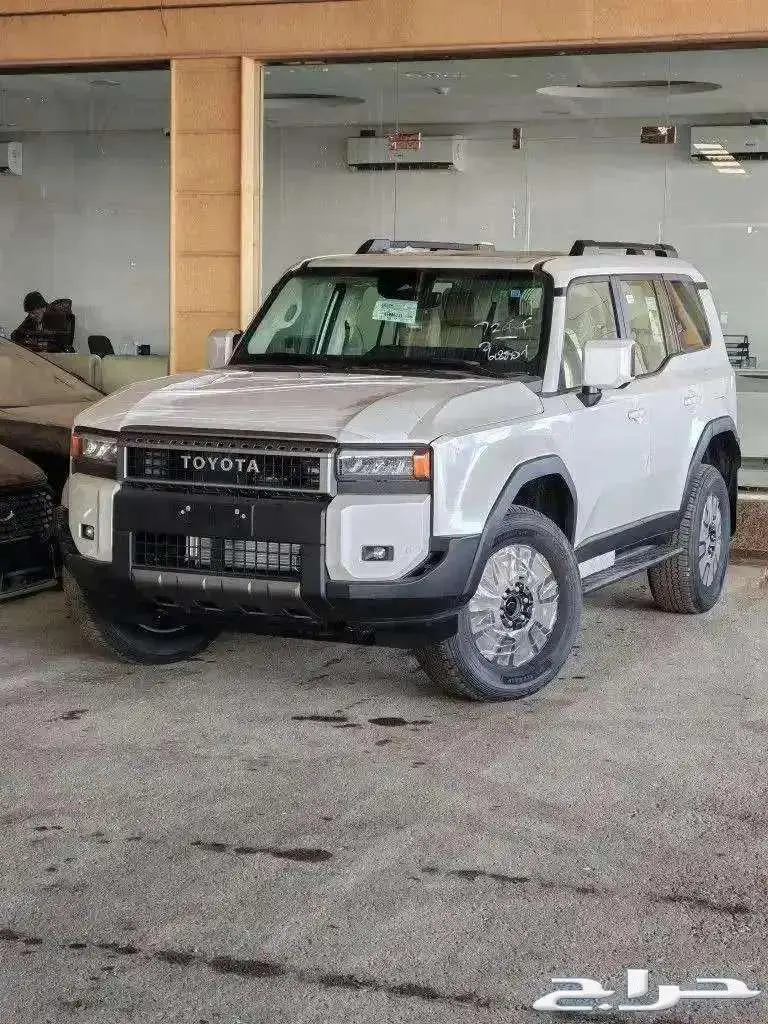 تويوتا برادو TXL3 بنزين 2025 متوفر بقسط 3100 لدى الحسن 0