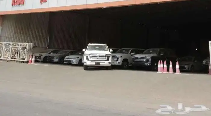 تويوتا لاندكرورز 2025 GXR L3 بنزين وديزل بالنقد والتقسيط 2